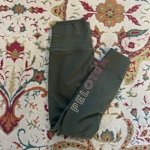 High waisted olive green peloton leggings. Size medium.